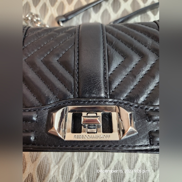 ๐คโค๏ธChevron Quilted Leather Rebecca ๐บ๐นMinkoff clutch with shoulder strap - Picture 16 of 17